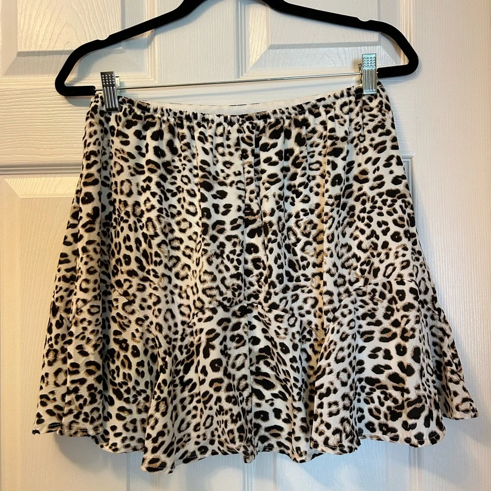 Leopard Print Flow Hem Skirt - Picture 3 of 10